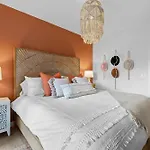 Apartment Walk To Broadway- Pool & Cabanas-luxury Nashville
