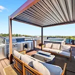 Lux Retreat Xl Group Skyline Game 3 Mi Dt Apartment Nashville