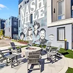 Lux Retreat Xl Group Skyline Game 3 Mi Dt Spa