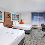 La Quinta Inn & Suites by Wyndham Nashville Airport