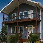 Large East With Game Sleeps 12