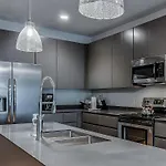 Holiday home The Houston Flat - Monthly Furnished Rental! By Local