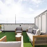 Holiday home The Gilded Getaway By Local