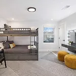 1st Flr Escape Downtown & Spots Holiday home Nashville
