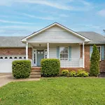 3br Lakefront In With Bbq & Hot Tub Holiday home *