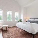 The Alabaster By Stay Local Nashville