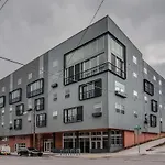 The Houston Flat - Monthly Furnished Rental! By Local Nashville