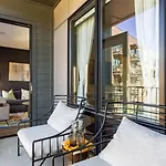 Sleeps 24 4 Modern Midtown Apartments W Gym Pool Walkable To Shops Eats