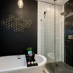 Broadway Breeze Escape Modern Nashville Comfort