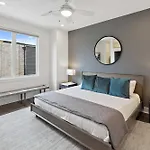 West End Oasis-new Building & Rooftop Views