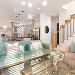 Holiday home The Pink Royale By Local *