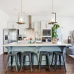 New Updates! Skyline Rooftopfirepitwalk To Gulch Holiday home Nashville