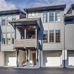 Holiday home The Marigold By Local Nashville