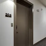 The Houston Flat - Monthly Furnished Rental! By Local *