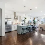 New Updates! Skyline Rooftopfirepitwalk To Gulch Holiday home