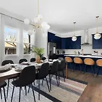 Diamonds & Rhinestones Holiday home