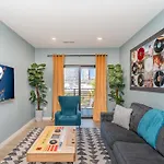 Hyve - Neon Lights - Pool & Gym - Walk To Broadway