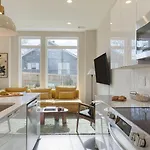 98 Degrees The Stage By Avantstay Holiday home *