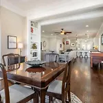 Holiday home The Essex By Local Nashville