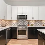 The Acklen-Private Balcony-4 Mins To Broadway