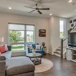 The East Side Vibe By Local Holiday home
