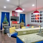 The Pardi House By Local Holiday home *
