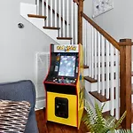 Holiday home Speakeasy Game Room, Hot Tub, Fire Pit, King Bed - Close To Downtown *