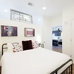 Downtown Luxury Pool Gym Free Parking 312 Holiday home Nashville