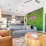 The Rhythm By Local Holiday home Nashville