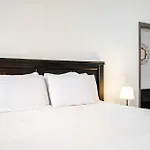 3br Lakefront In With Bbq & Hot Tub Nashville