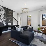 Diamonds & Rhinestones Holiday home