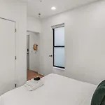 Holiday home Modern 2 Bdr W River View Balcony Walk To Dt *
