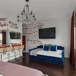 The Pardi House By Local Holiday home