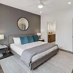 Holiday home West End Oasis-new Building & Rooftop Views Nashville