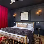 Holiday home The Gilded Getaway By Local