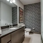 The Houston Flat - Monthly Furnished Rental! By Local Nashville