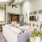 The Mont Rose By Local Holiday home