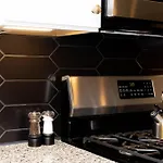 Broadway Breeze Escape Modern Nashville Comfort Holiday home