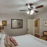 The Graycroft By Local Holiday home *
