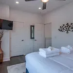 The East Side Vibe By Local Holiday home *