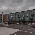 The Houston Flat - Monthly Furnished Rental! By Local *