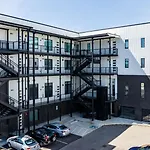 Holiday home New Build Sleeps 12 2 Modern Design Near Downtown Nashville
