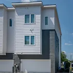 The East Side Vibe By Local