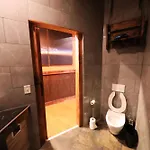 Rockstar Mansion By Broadway