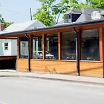 Elegant 4 King Belmont Retreat With 2 Living Rooms, Walk To Belmont And Vanderbilt, Near 12 South, Music Row & The Gulch, Large Dining Table, Smart Tvs, Parking, 24 Hr Hospitality