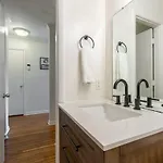 The Awhile By Local Holiday home Nashville
