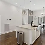 Holiday home West End Oasis-new Building & Rooftop Views Nashville