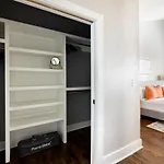 Speakeasy Game Room, Hot Tub, Fire Pit, King Bed - Close To Downtown