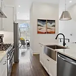 West End Oasis-new Building & Rooftop Views *
