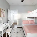 Speakeasy Game Room, Hot Tub, Fire Pit, King Bed - Close To Downtown Nashville
